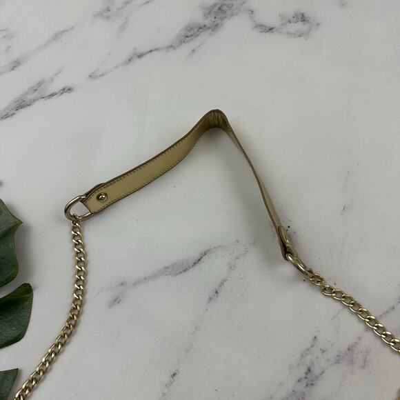 Vintage 70s Made in Japan Kisslock Frame Tapestry Bag Cream Red Floral Small - Picture 2 of 8